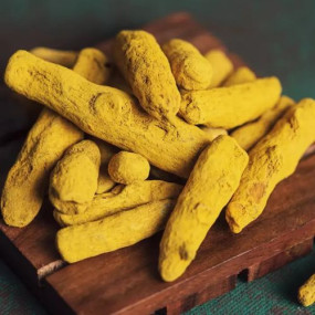 Dry turmeric root